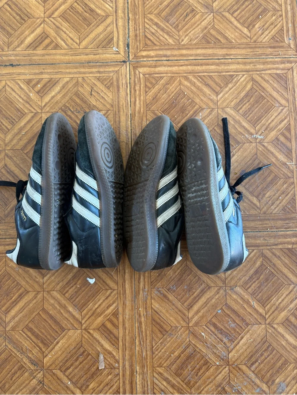 Adidas Kids Samba Sneakers size 3.5 x2